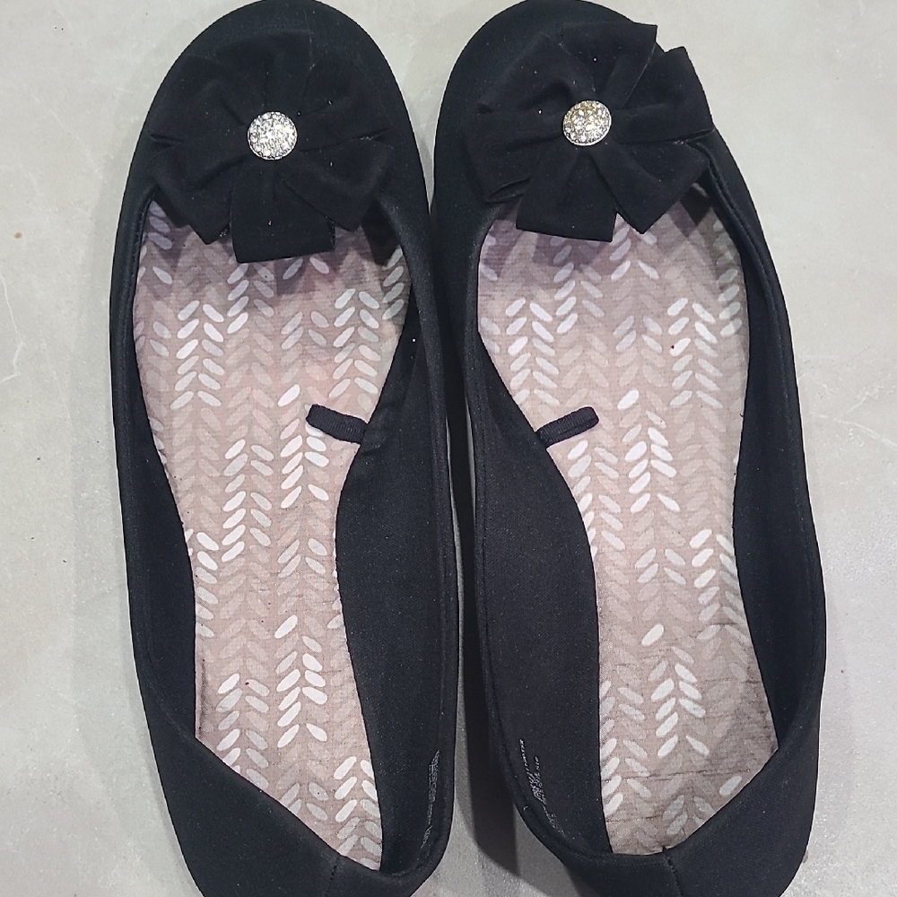 Time and Tru Black Flats with Floral Detail - Picture 1 of 6